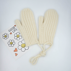 Beige Knitted Mittens with Twist-Pattern for Boys Girls